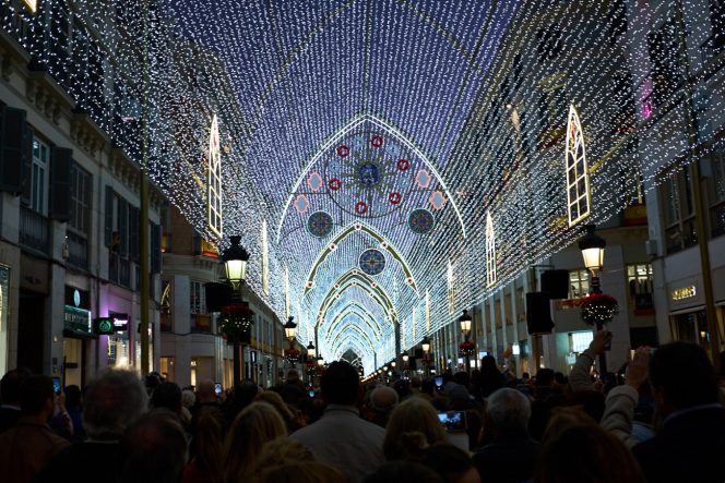 Turismo de luces: el nuevo motivo por el que la gente viaja en Navidad 7 Málaga - Créditos Ángel de los Ríos (Flickr) luces de navidad